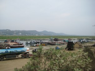 049_parking Arrawaddy River