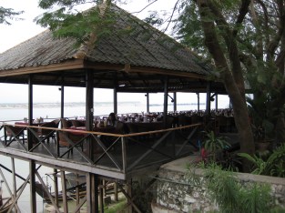 063_lunch parking Arrawaddy River