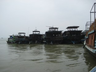 064_parking Arrawaddy River