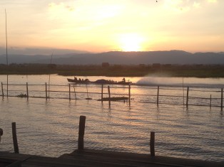 110b_Sunset Paramount Inle Resort