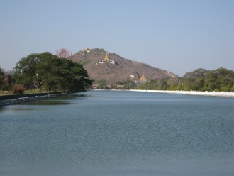 187_moat Royal palace