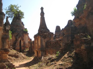 162_Shwe Indein Pagoda temple complex