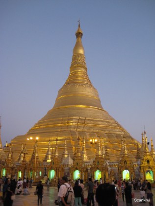 057_Shwedagon Pagoda