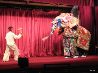 096_Burmese entertainment