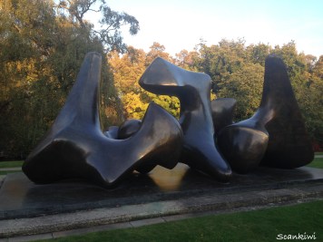 Henry Moores scuplture Verterbrae